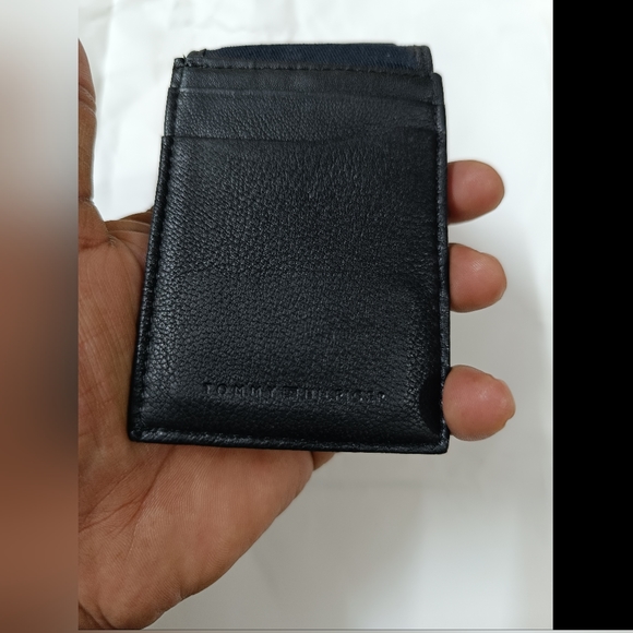 Tommy Hilfiger NWOT - Picture 3 of 8